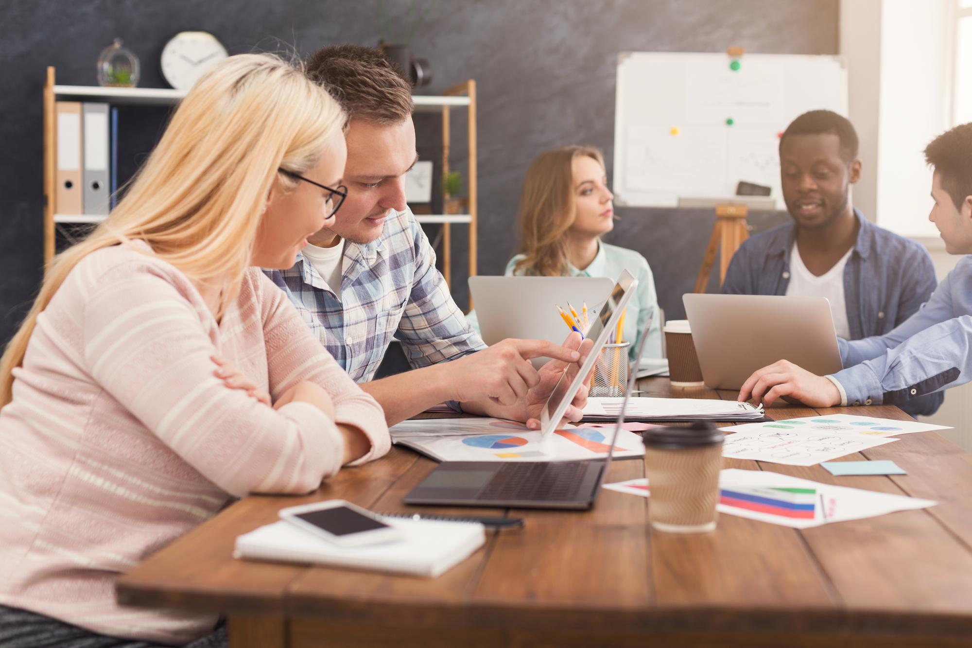 Teammeeting zur Finanzplanung
